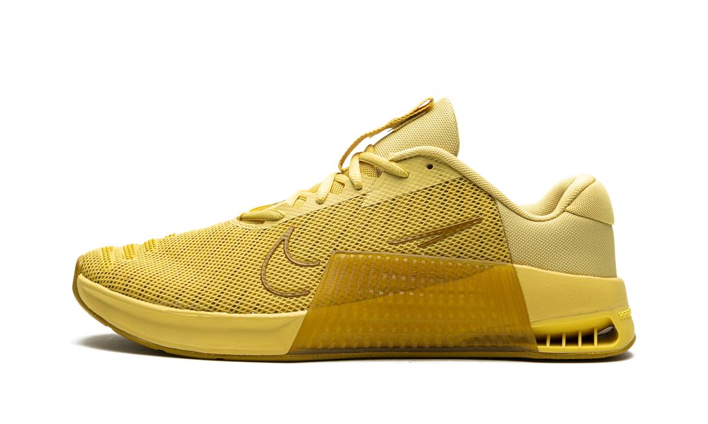 NK Metcon 9 Saturn Gold