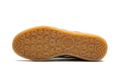 ADDS Gazelle Indoor Cream White Green Gum