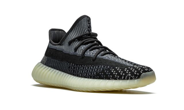 Fügt Yeezy Boost 350 V2 Carbon hinzu 