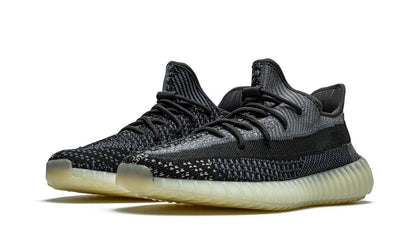 Fügt Yeezy Boost 350 V2 Carbon hinzu 