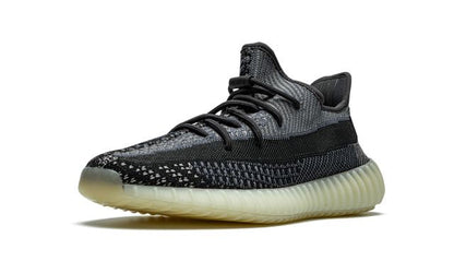 Fügt Yeezy Boost 350 V2 Carbon hinzu 