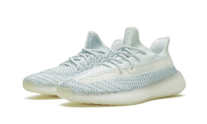 Fügt Yeezy Boost 350 V2 Cloud White (Reflective) hinzu 
