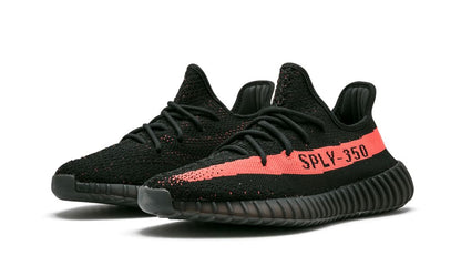 Fügt Yeezy Boost 350 V2 Core Black Red hinzu 