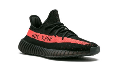 Fügt Yeezy Boost 350 V2 Core Black Red hinzu 