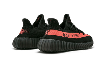 Fügt Yeezy Boost 350 V2 Core Black Red hinzu 