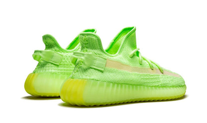 Fügt Yeezy Boost 350 V2 Glow hinzu 