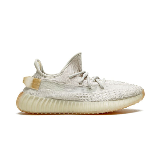 Fügt Yeezy Boost 350 V2 Light hinzu