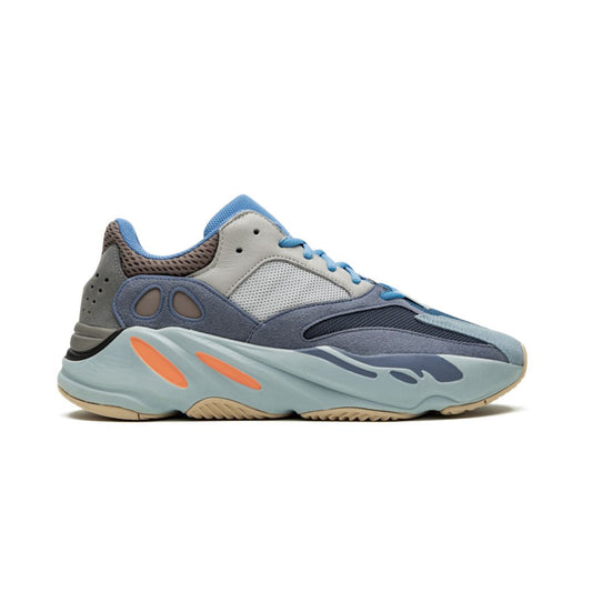 Fügt Yeezy Boost 700 Carbon Blue hinzu 