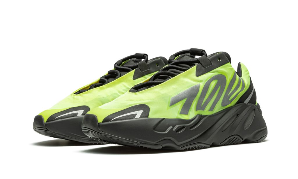 Fügt Yeezy Boost 700 MNVN Phosphor hinzu 
