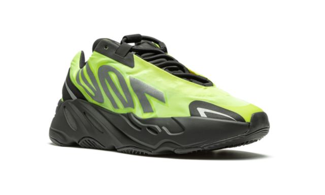 Fügt Yeezy Boost 700 MNVN Phosphor hinzu 