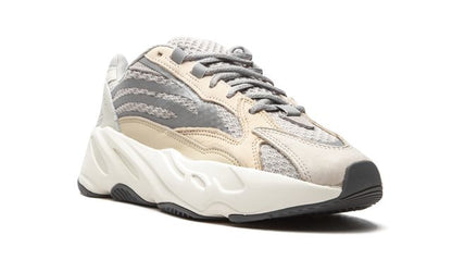 Fügt Yeezy Boost 700 V2 Cream hinzu 