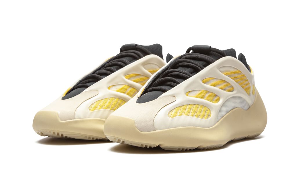 Fügt Yeezy Boost 700 V3 Safflower hinzu 