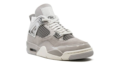 Air Jordan 4 Frozen Moments