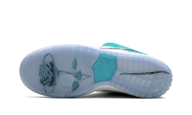 April Skateboards x NK SB Dunk Low Turbo Green