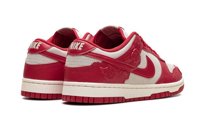 Dunk Low WMNS "Red Roses"