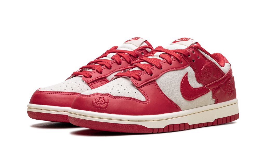Dunk Low WMNS "Red Roses"