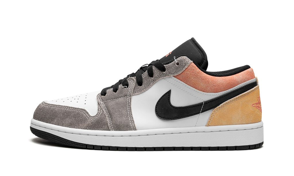 Jordan 1 Low SE Flight Club