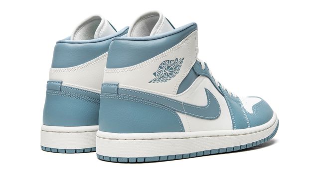 Jordan 1 Mid UNC