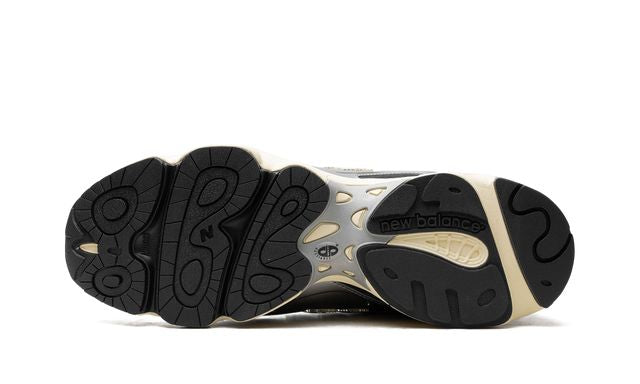 NB 1000 Silver Metallic