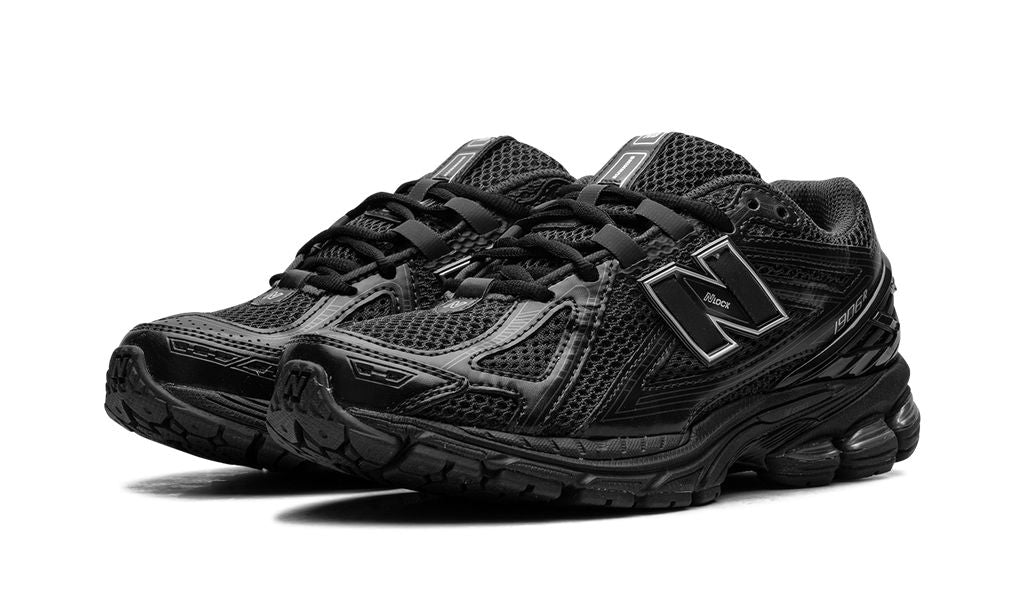 NB 1906R "Black Metallic"