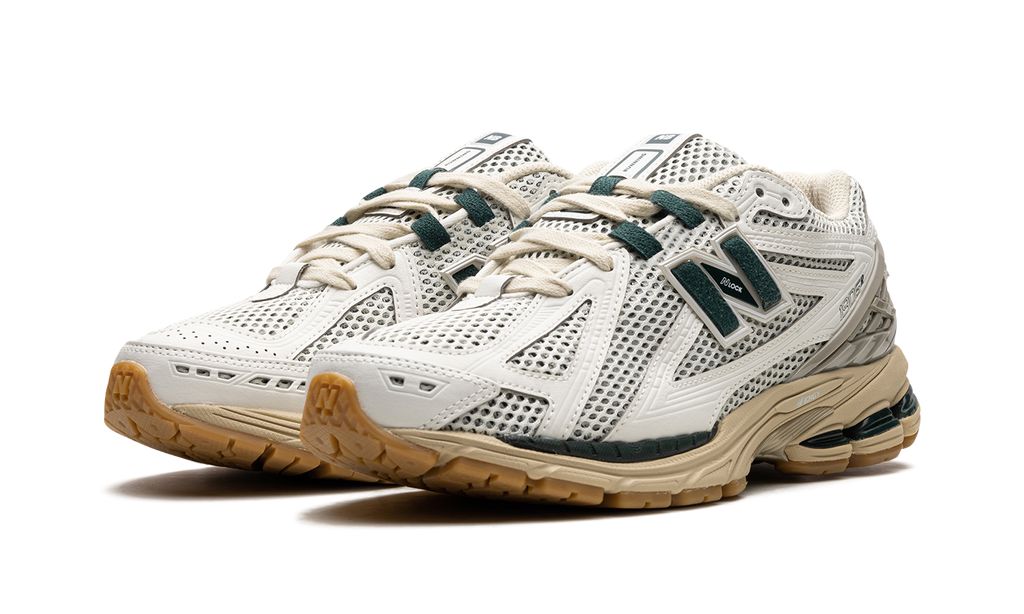 NB 1906R "Kith- Black"