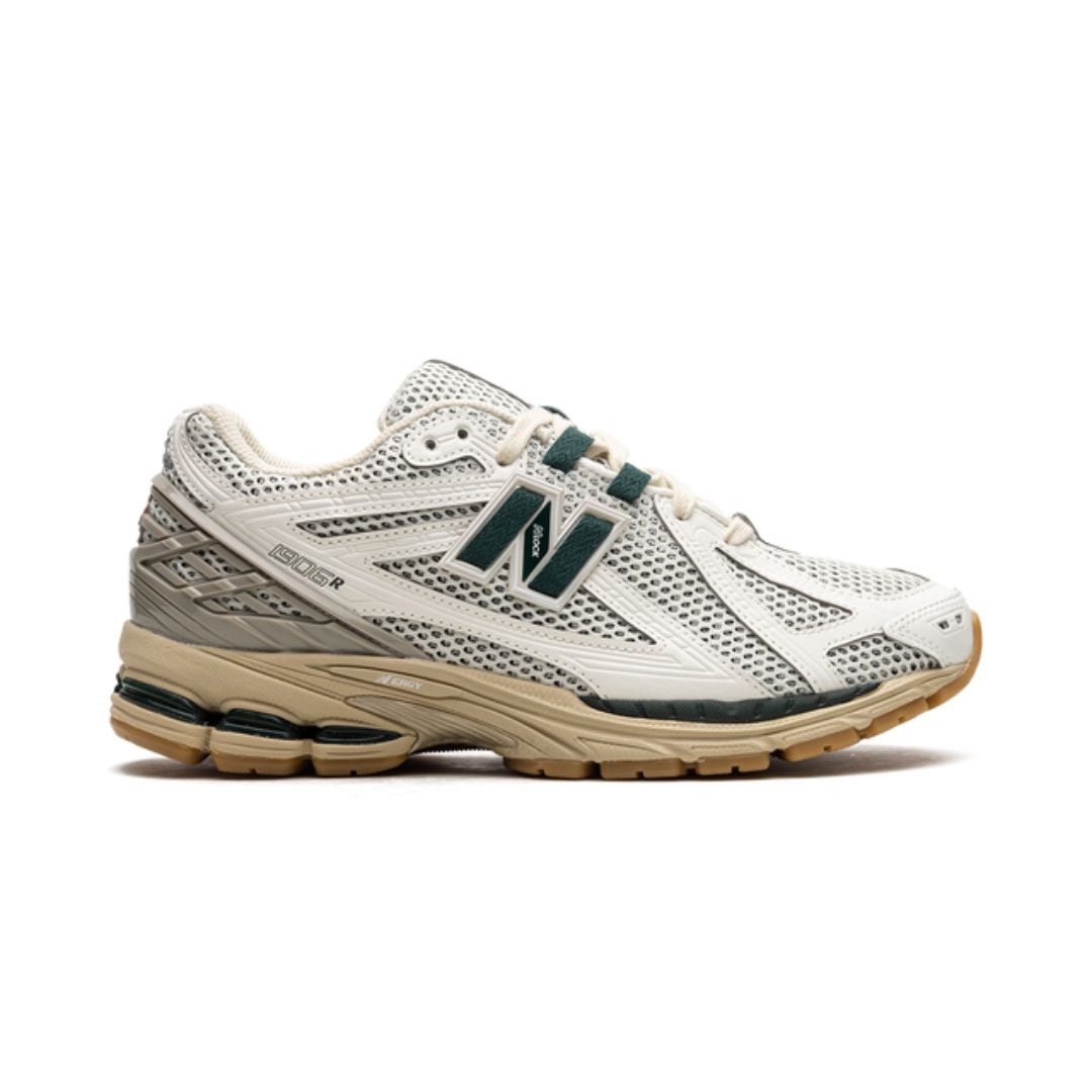 NB 1906R "Kith- Black"