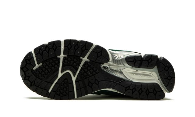 NB 1906R "Nightwatch Green"