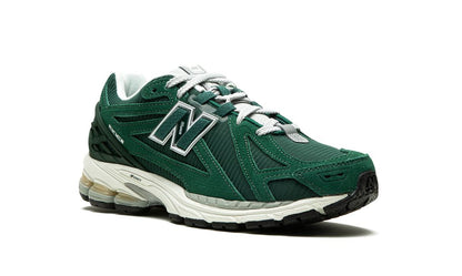 NB 1906R "Nightwatch Green"