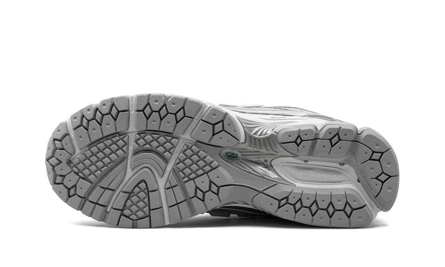 NB 1906R "SILVER METALLIC"