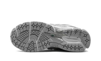 NB 1906R "SILVER METALLIC"