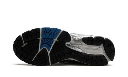 NB 1906R  "SILVER METALLIC"