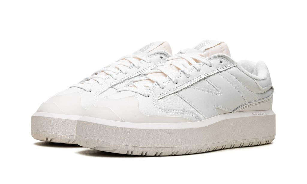 NB 302 "TRIPLE WHITE"