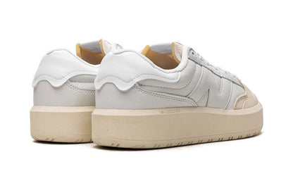 NB 302 "White Moonbeam"