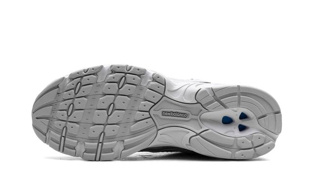 NB 530 Moonbeam Silver Metallic