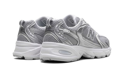 NB 530 Moonbeam Silver Metallic