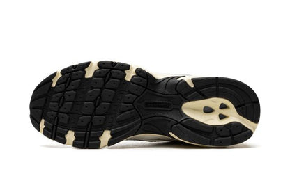 NB 530 White / Silver