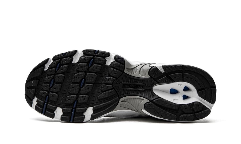 NB 530 White Silver Navy