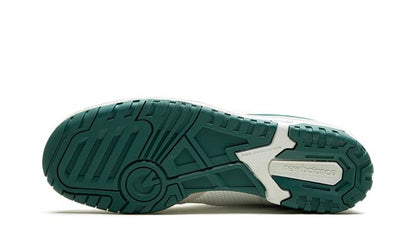 NB 550 Vintage Teal