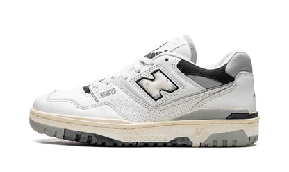 NB 550 VINTAGE WHITE BLACK