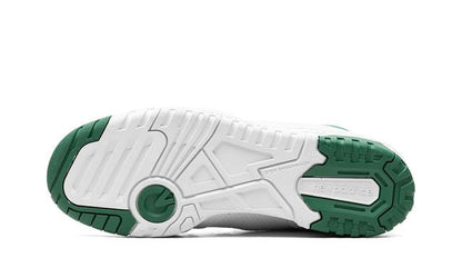 NB 550 White Classic Pine