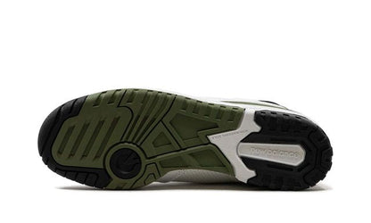 NB 550  White / Dark Olivine