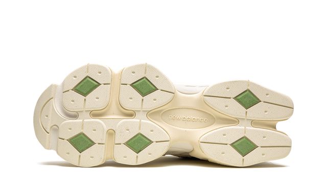 NB 9060 Cărămizi și lemn