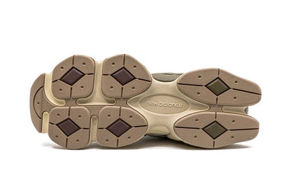 NB 9060 Grey Matter Timberwolf