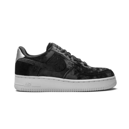 NK Air Force 1 Low „Catifea neagră”