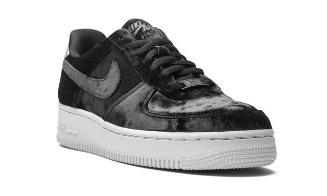 NK Air Force 1 Low „Catifea neagră”