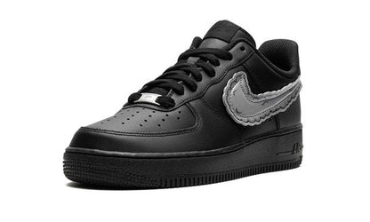 NK Air Force 1 Low „KAWS x Sky High Farms - Negru”