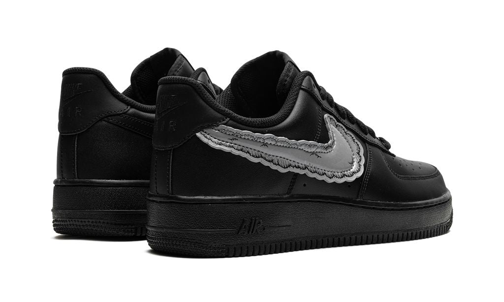 NK Air Force 1 Low „KAWS x Sky High Farms - Negru”