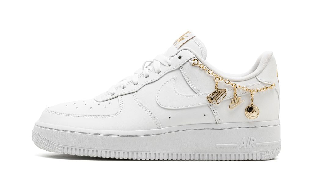 NK Air Force 1 Low LX White Pendant