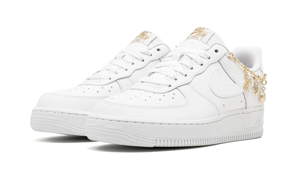 NK Air Force 1 Low LX White Pendant