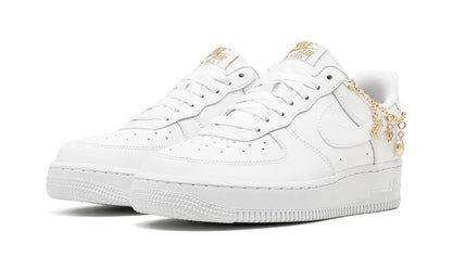 NK Air Force 1 Low LX White Pendant